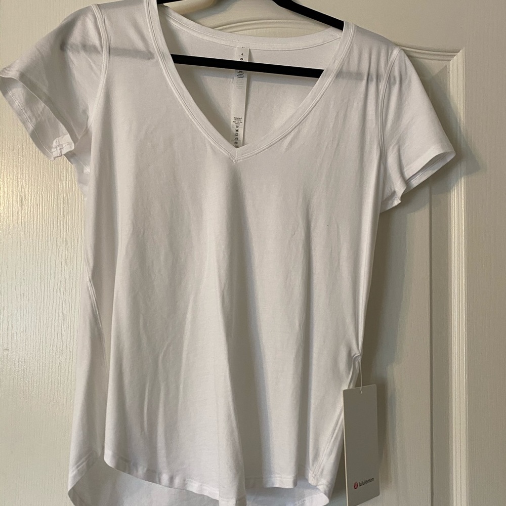 lululemon white love tee size 4, nwt